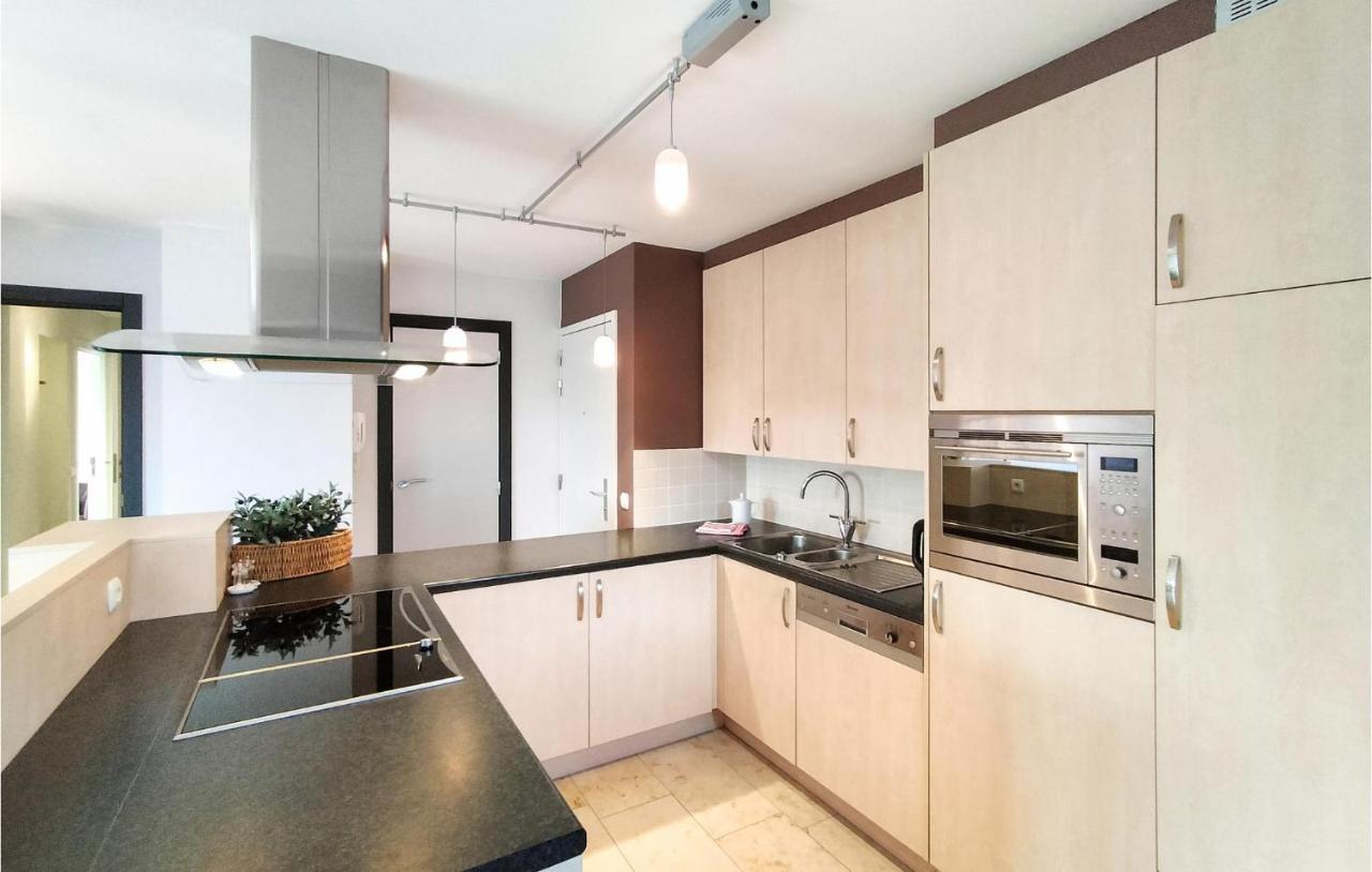 Nice Apartment In Bredene With Kitchen Exterior foto